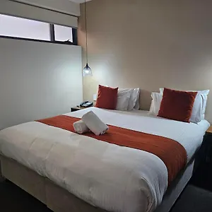 Altitude On 5*, Montville Australia